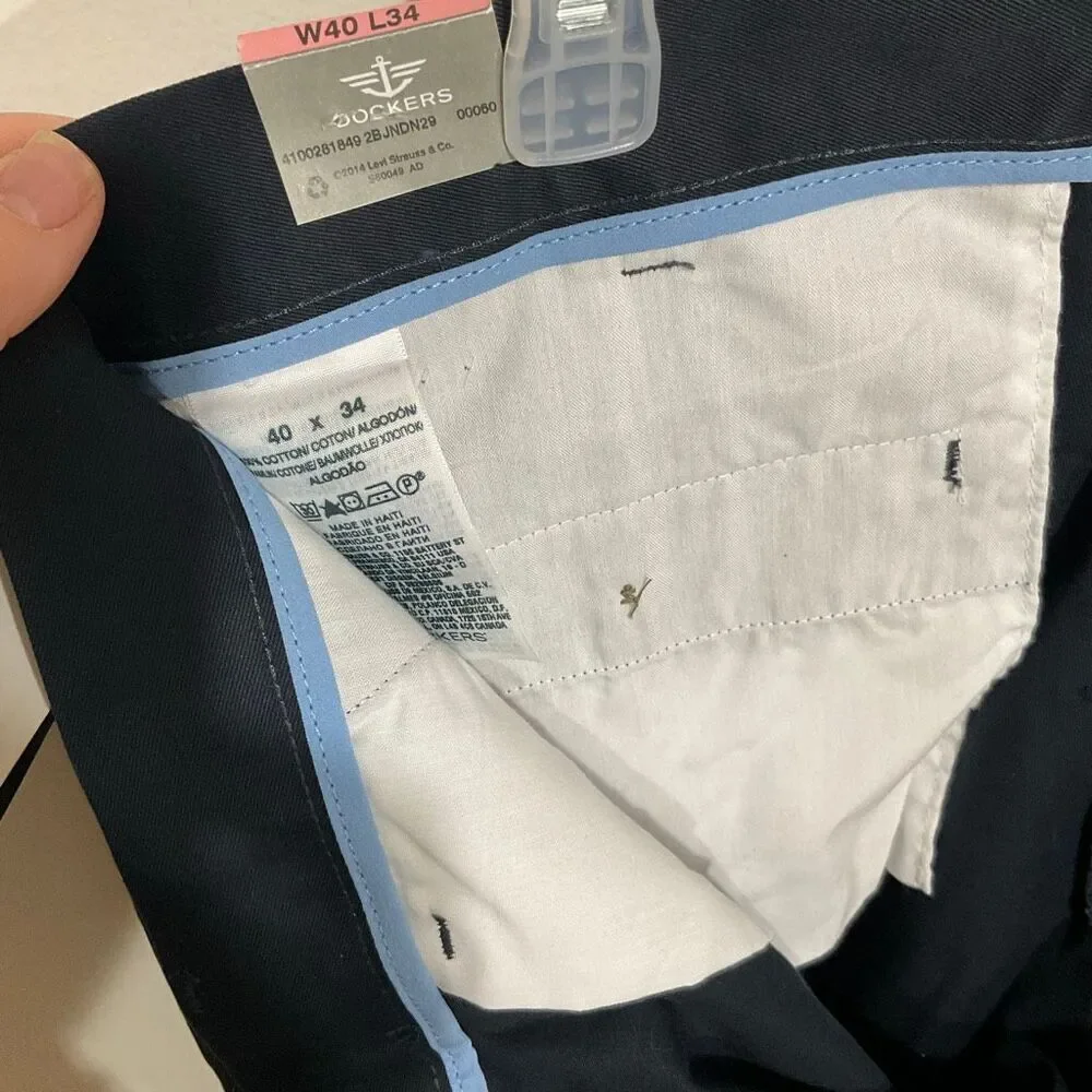 NWT Dockers Relaxed Fit pleated Navy Blue khaki pants size 40x34